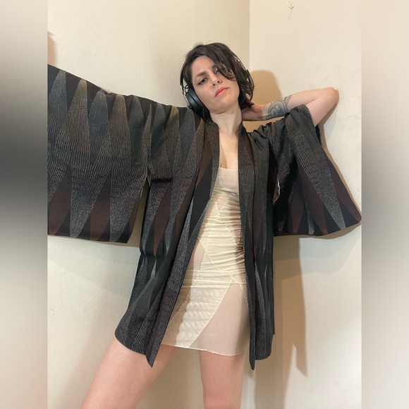 Shimmering wavelengths metallic light frequencies Haori Kimono over coat jacket - Picture 11 of 16